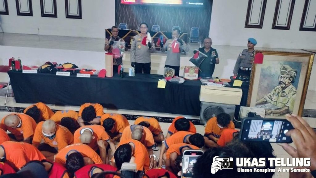 Grahadi Surabaya Teror Dibakar 9 Tersangka Ditangkap