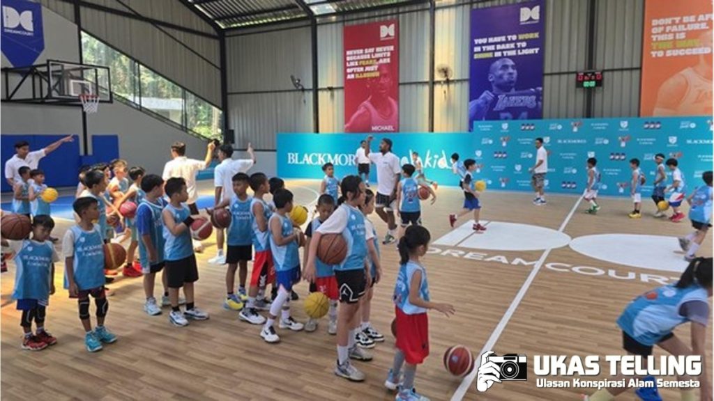 Pelatih Timnas Basket RI Latih 50 Pebasket Cerdas