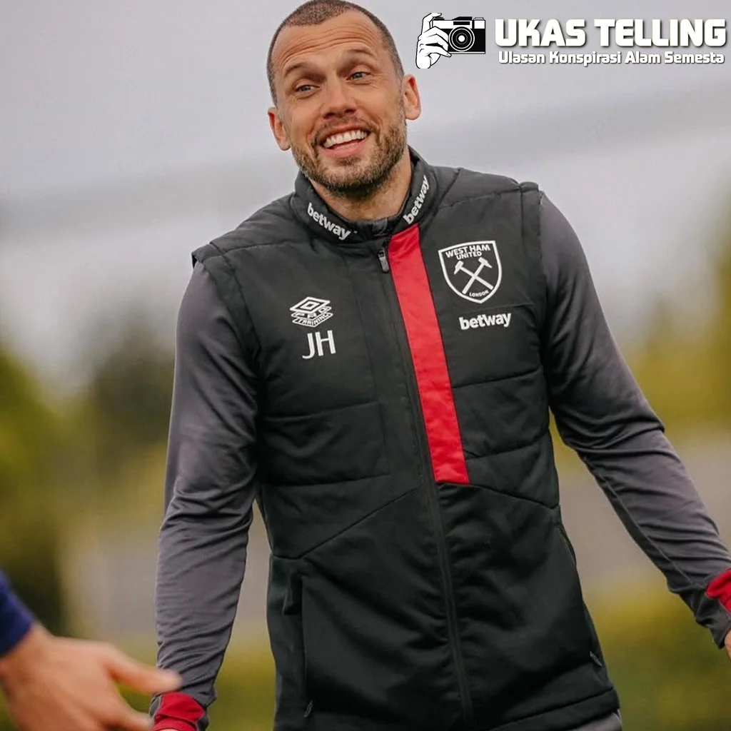 John Heitinga Tidak Ambil 3 Tawaran, Timnas Indonesia