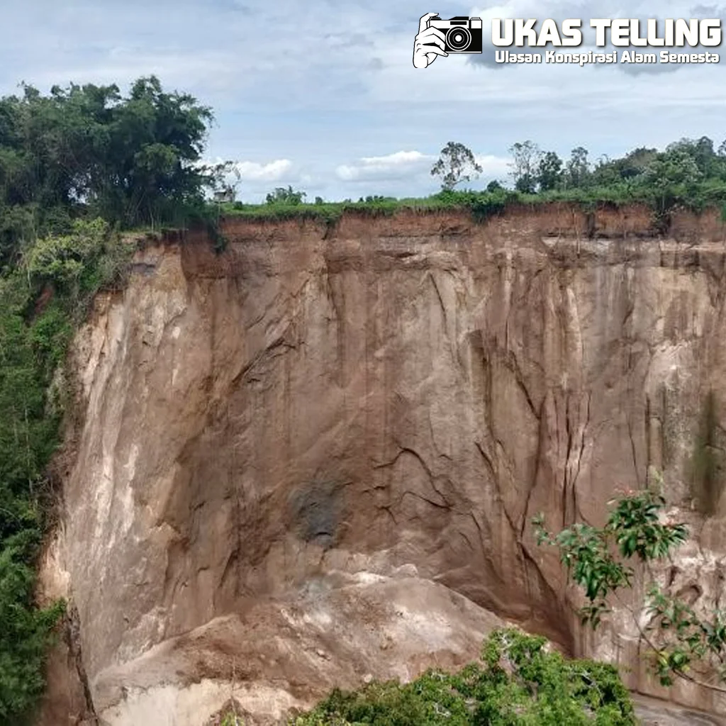 Ngarai Sianok Longsor 120 Meter Kondisinya Aktif