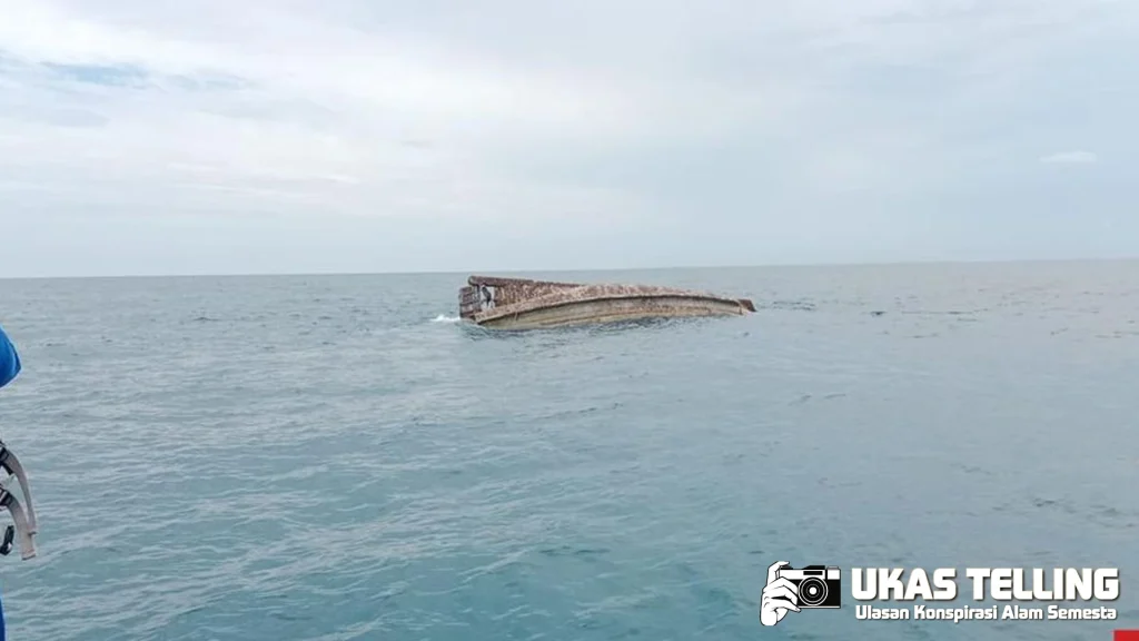 Kapal Nazila 05 Tenggelam, 27 ABK Hilang