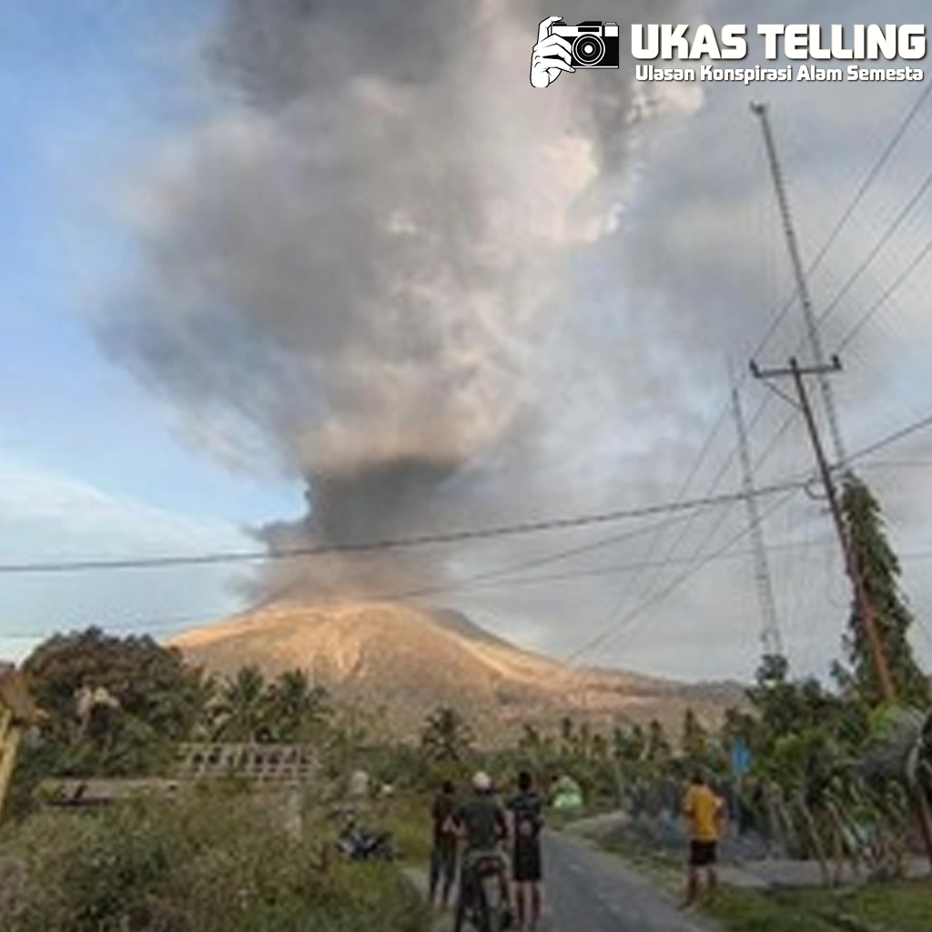 Gunung Lewotobi Erupsi, dalam Abu Capai 1.2 Km