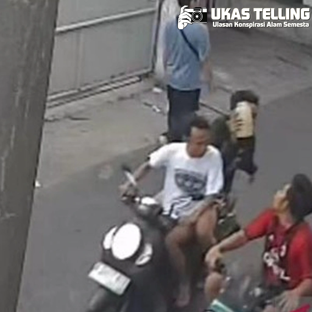 2 Pria Siram Air Keras Ke Pemotor Listrik Cengkareng